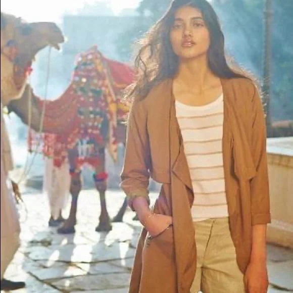 EUC Anthropologie Day Tripper trench coat size M - Picture 4 of 6